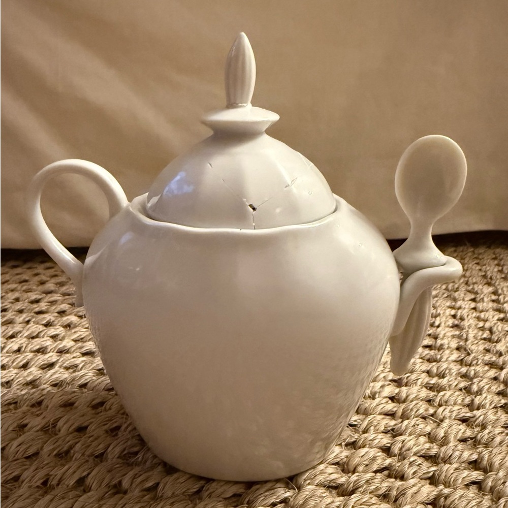 Lindt Stymeist Unique White Fine China  Sugar Bowl with Spoon